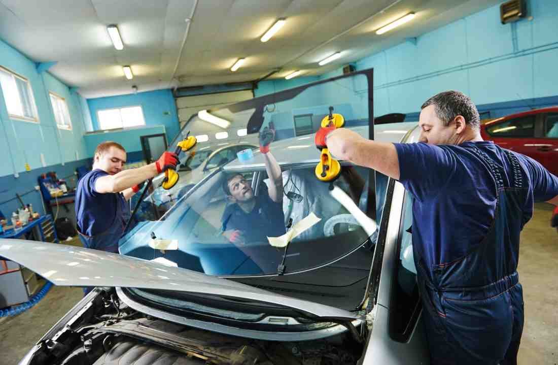 Auto Glass Repair Services in Mission Hills CA with Mobile San Fernando Car Glass