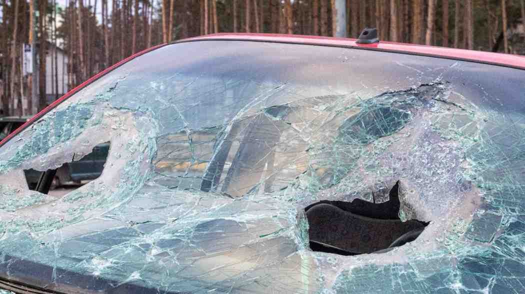 The Risks of Driving with a Cracked Windshield